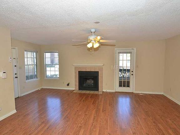 4th image of 4367 Thornbriar Ln APT P104