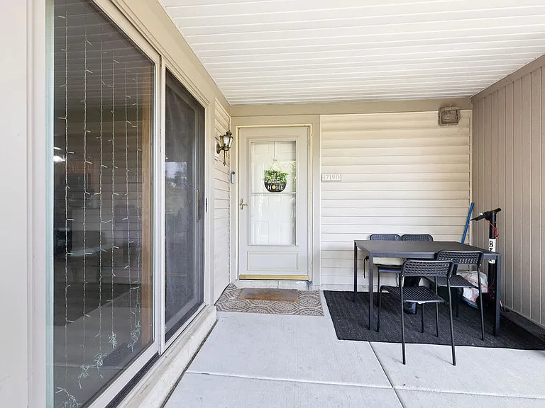 1719 Sussex Walk #D — Photo 2