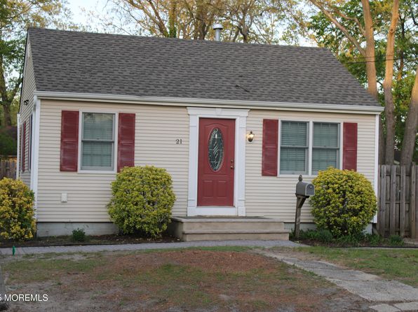 21 Coolidge Dr