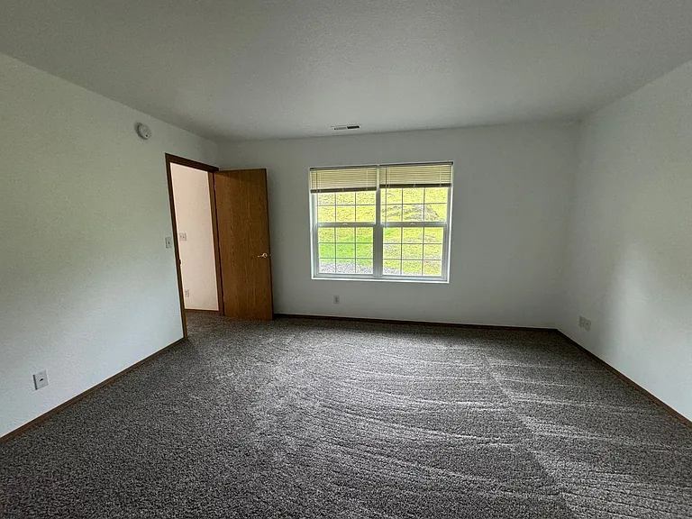 3265 NE Johnson St — Photo 17