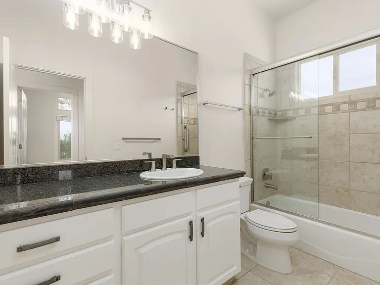 1584 N Raven Ln — Photo 13