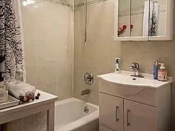 63-14 Queens Boulevard image 6 of 8