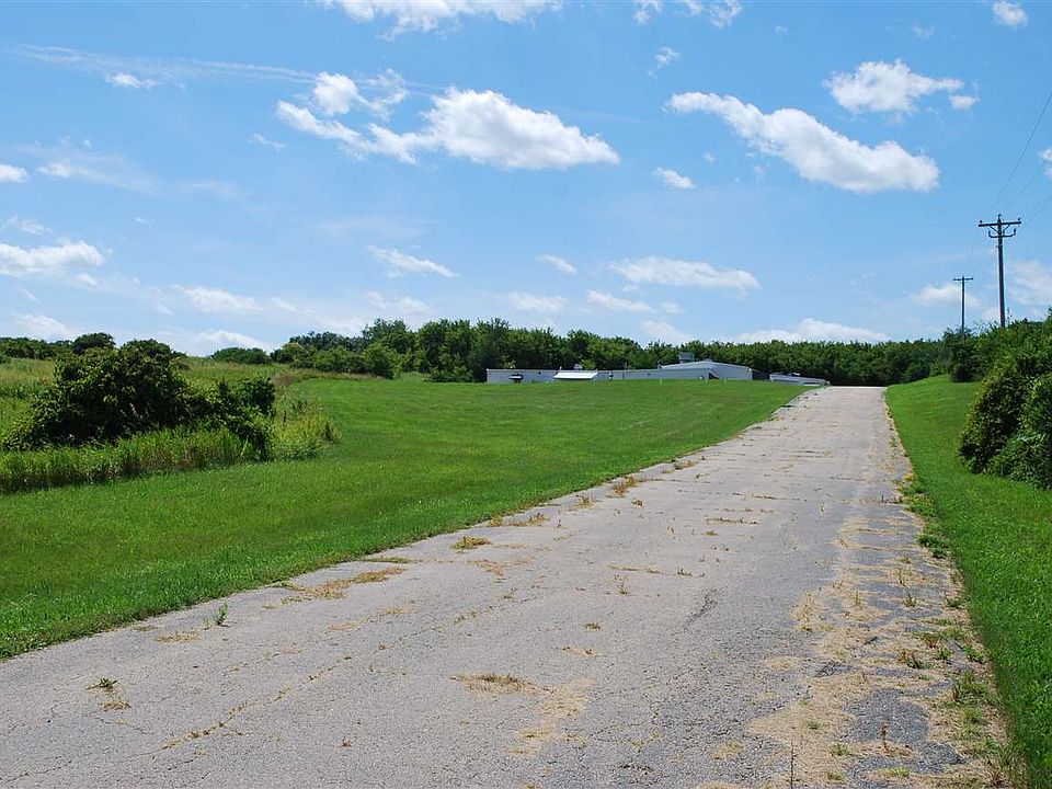 2nd image of 1185 Highway 14