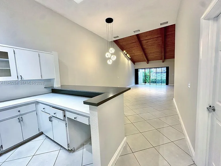 2753 S Parkview Dr — Photo 8