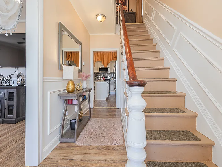 325 Westside Ave — Photo 12