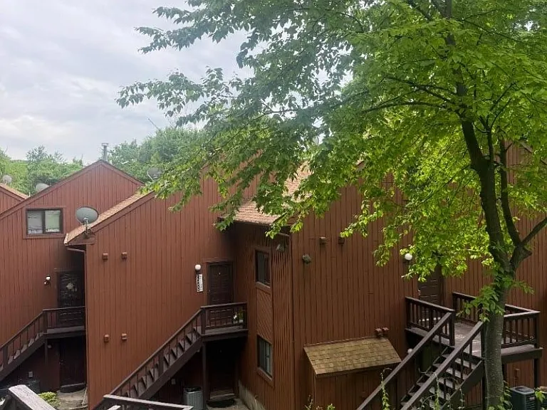 8 Steamboat Dr #2 — Photo 2