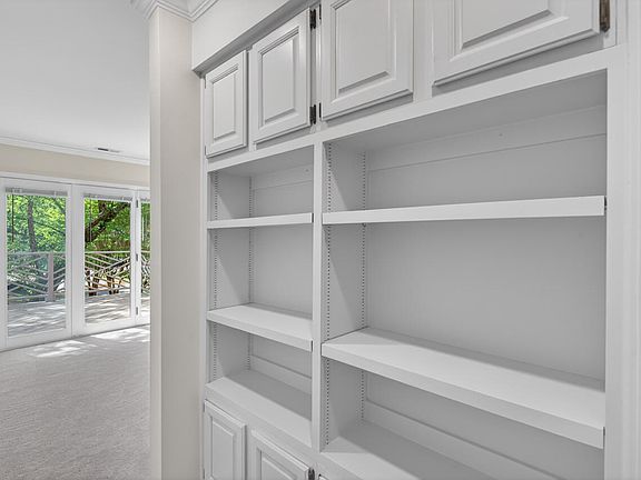 5th image of 3129 Coachmans Way