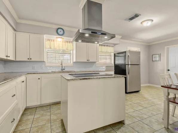 12406 Clyde Babin Rd, Saint Amant, LA 70774