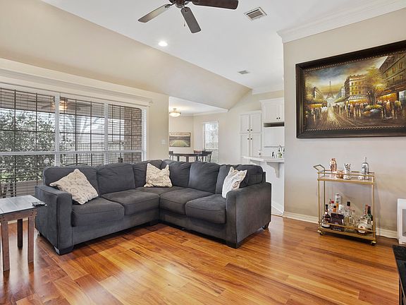 5th image of 13092 Woodbridge Ct