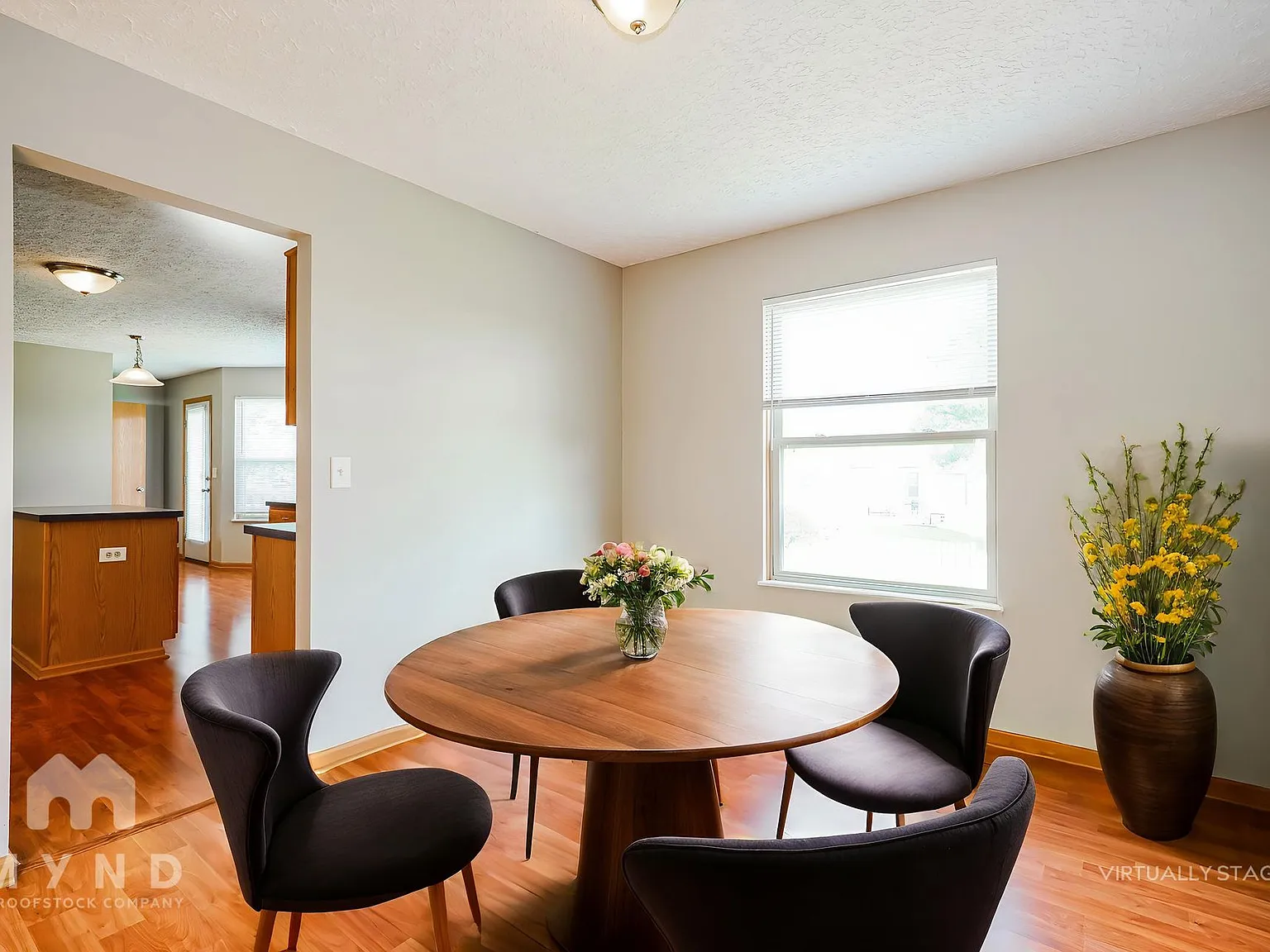 3 bed, 2.5 bath, 1800 sqft, $2,410 — Photo 4