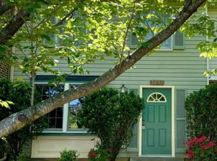 3605 Woodhaven Ct, Woodbridge, VA 22192