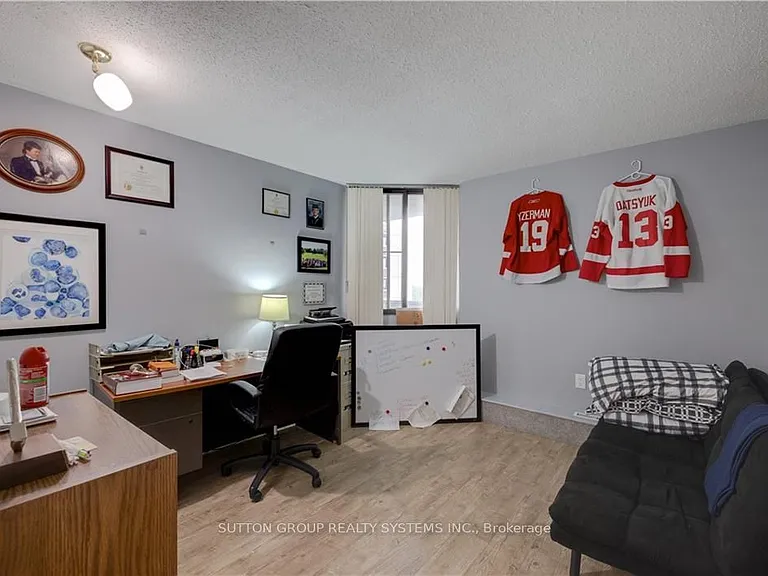 323 Colborne St #1004 — Photo 14