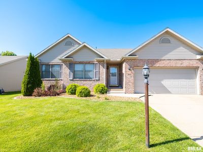 1913 English Oak, Washington, IL, 61571