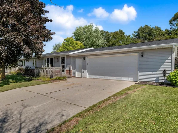 327 Berge STREET, Valders, WI 54245