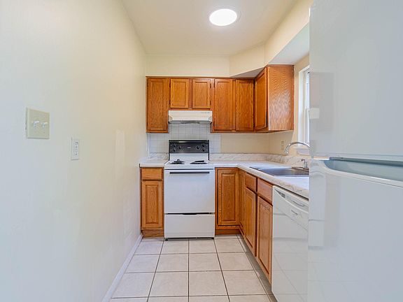 3rd image of 9600 2nd Bay St #8e66f2bd1