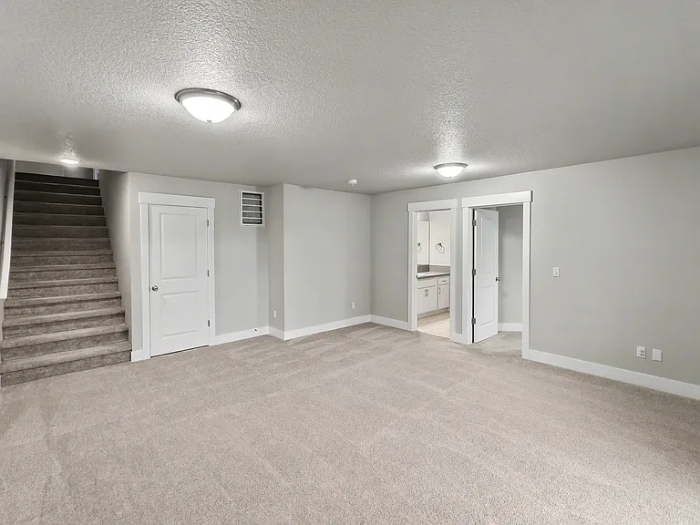 17555 SW Sunview Ln — Photo 23