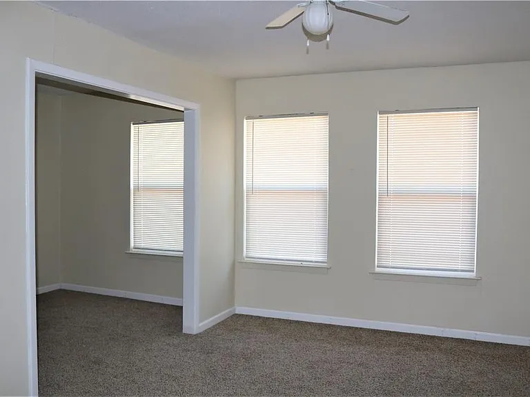 6319 Walraven Cir — Photo 5