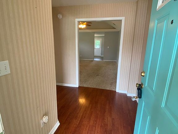 2nd image of 306 Strawbridge Ln