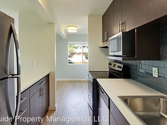 3rd image of 9447 166th Ave NE APT 101
