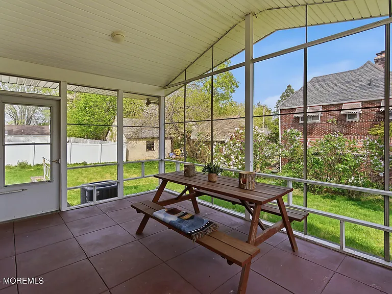 33 Beryl St — Photo 37