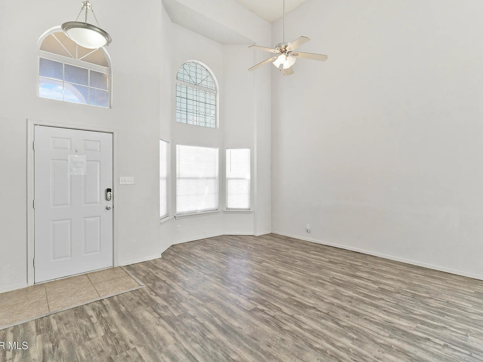 3 bed, 2.5 bath, 2049 sqft, $1,750 — Photo 4