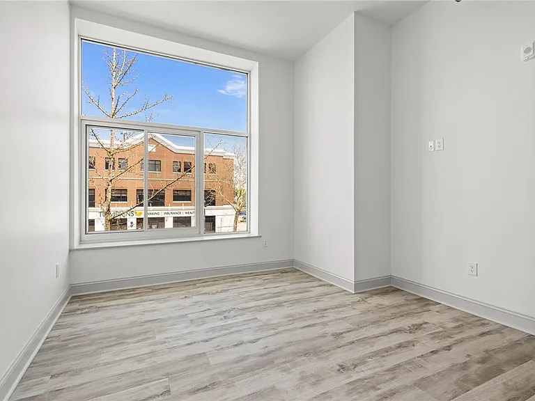 105 Main St #2 — Photo 18