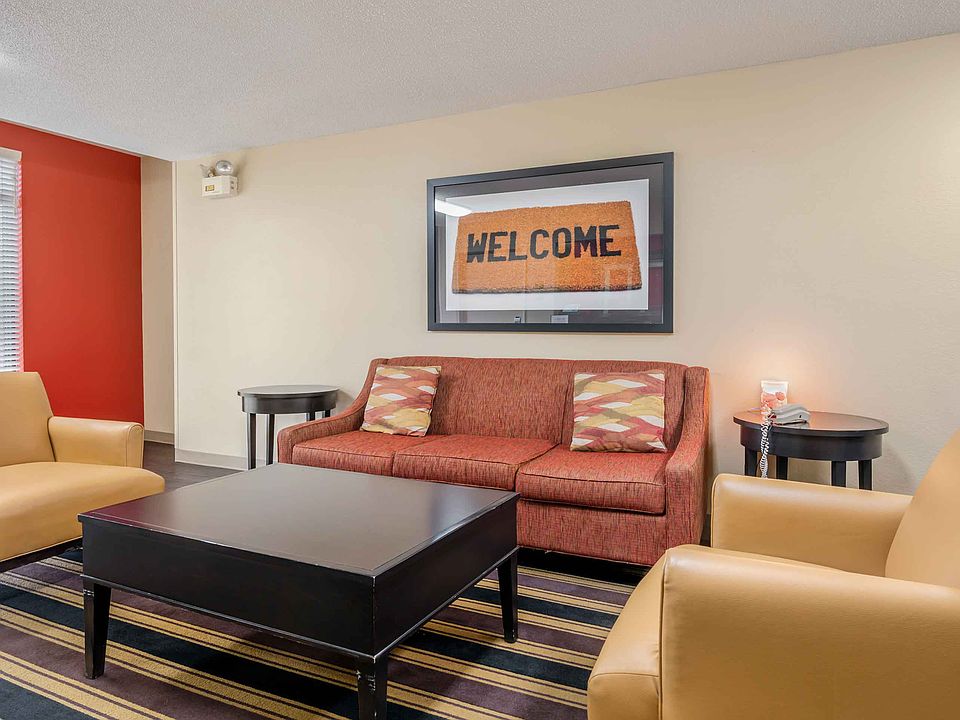 Lobby and Guest Check-in