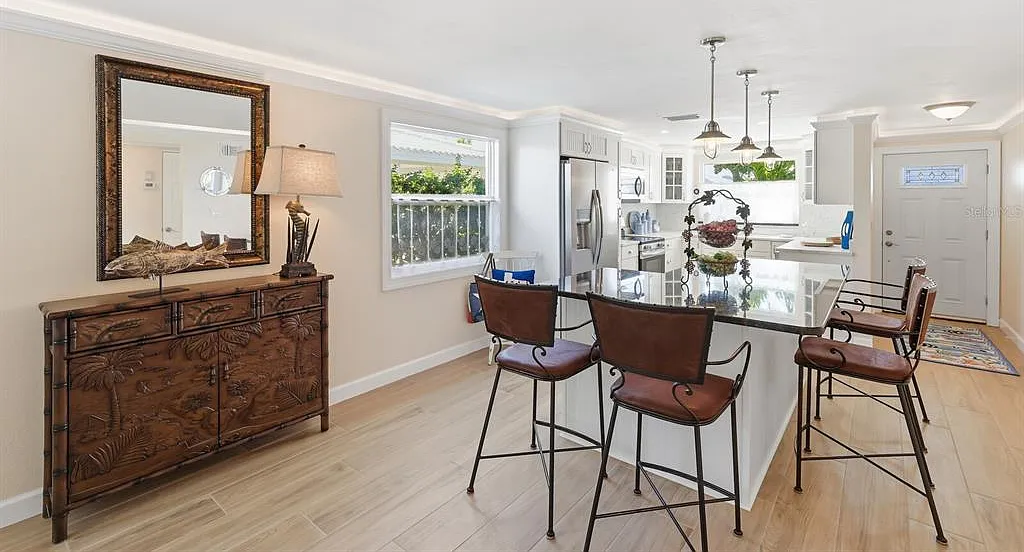 2 bed, 2.0 bath, 1380 sqft, $3,500 — Photo 3
