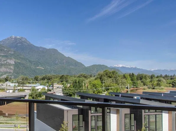 1500 Scott Cres #319, Squamish, BC V8B 1G4