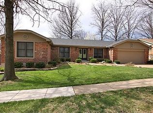 5423 Hollow Oak Ct, Saint Louis, MO 63129