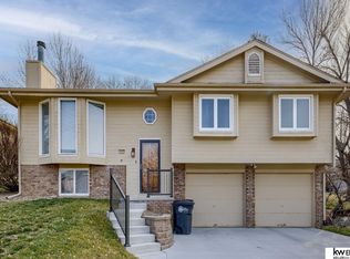 1603 N 152nd Plz, Omaha, NE 68154