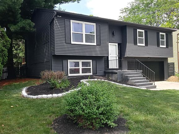 3rd image of 1912 Dandridge Dr