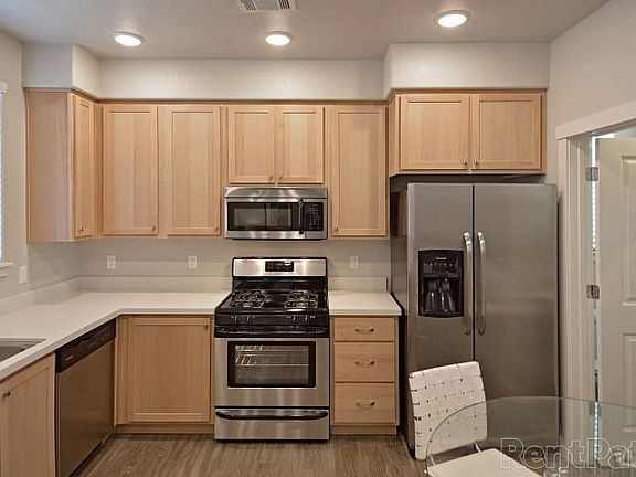 1 Bedroom Townhome kitchen