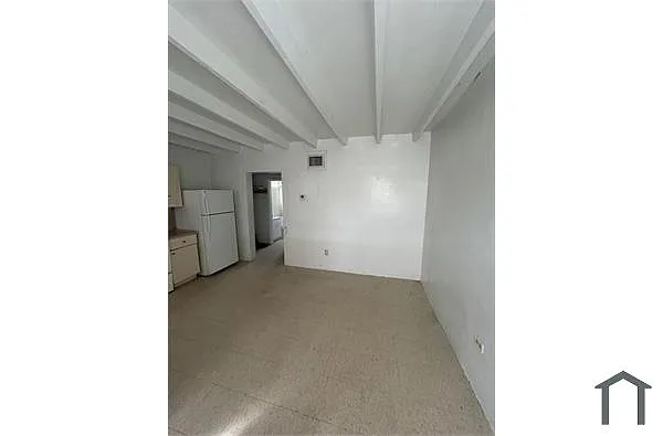 Building Photo - 280 SW 11th Ave #4