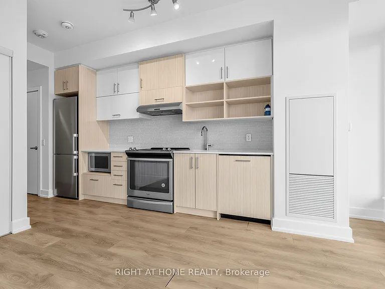 128 Fairview Mall Dr #509 — Photo 8