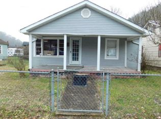 71 Marion St, Oceana, WV 24870