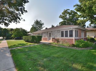 2375 S 80th St, West Allis, WI 53219