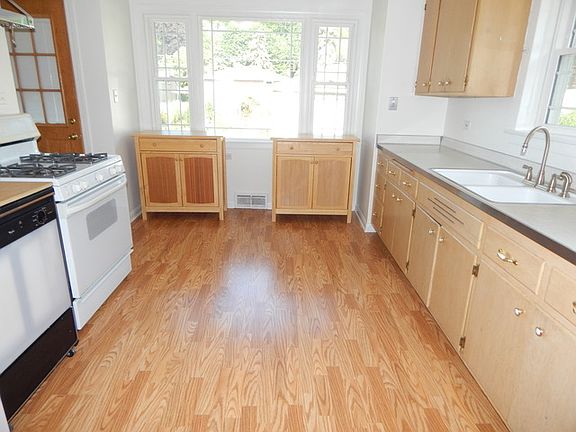4th image of 413 Newberry Ave