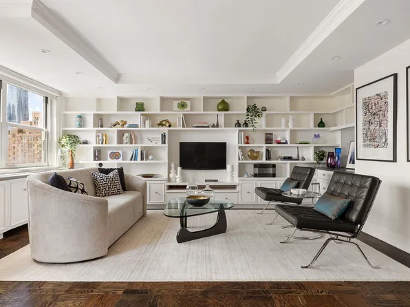 360 West 22nd Street image 1 of 13