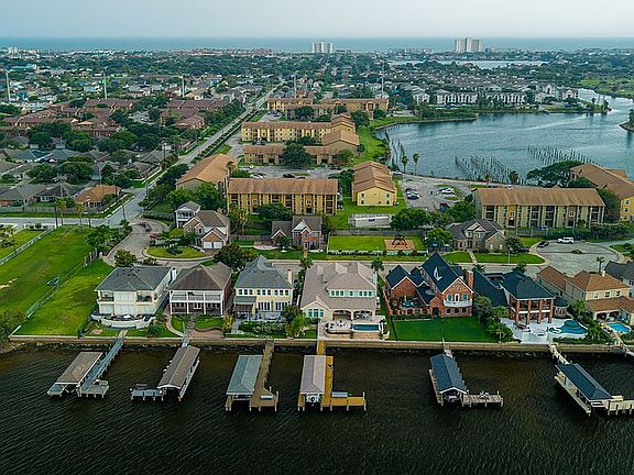3rd image of 7307 Offats Point Cir
