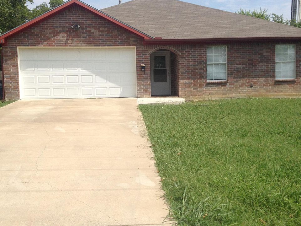 1st image of 411 Live Oak St