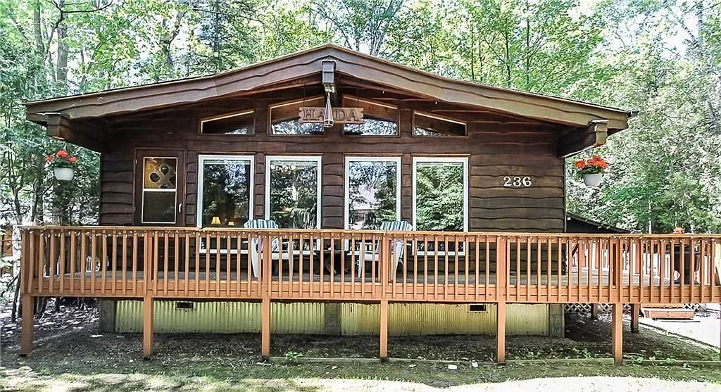 236 Zoo Park Road Wasaga Beach Ontario L9Z 2P2 — Photo 1