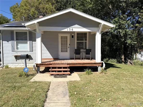 136 Boskydells Dr, Collinsville, IL 62234
