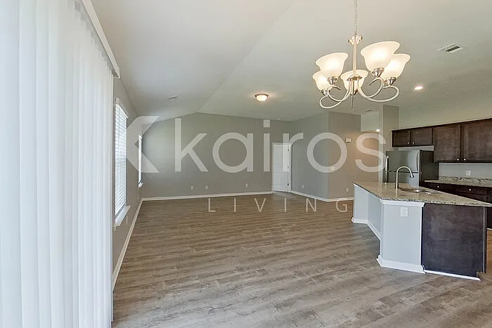 102 Saint Matthew Way — Photo 5