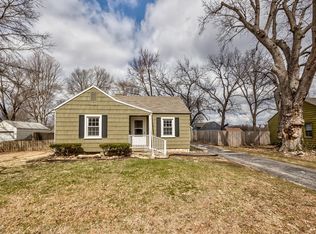 12759 Circle Dr, Shawnee, KS 66216