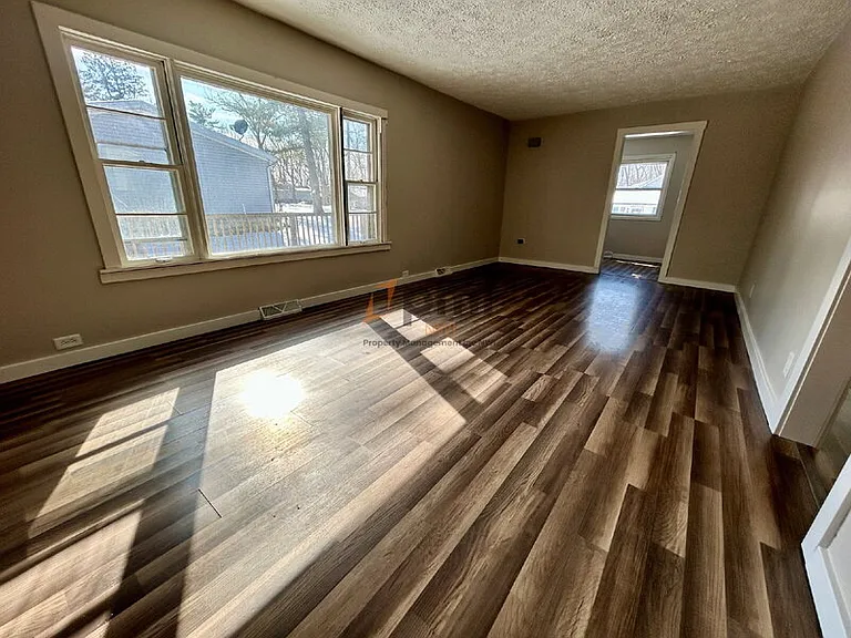 14725 Bryan St — Photo 2