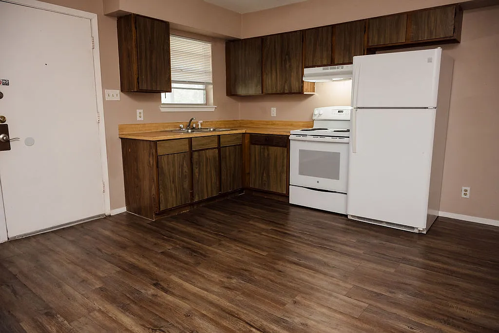 3103 Coffey St — Photo 2
