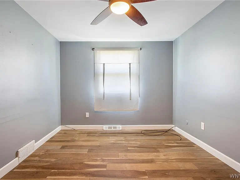 235 Robert Dr #LEFT SIDE — Photo 12