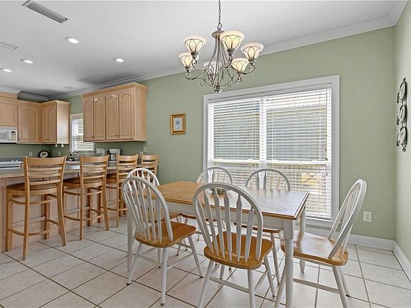 4th image of 208 Isabella Ct