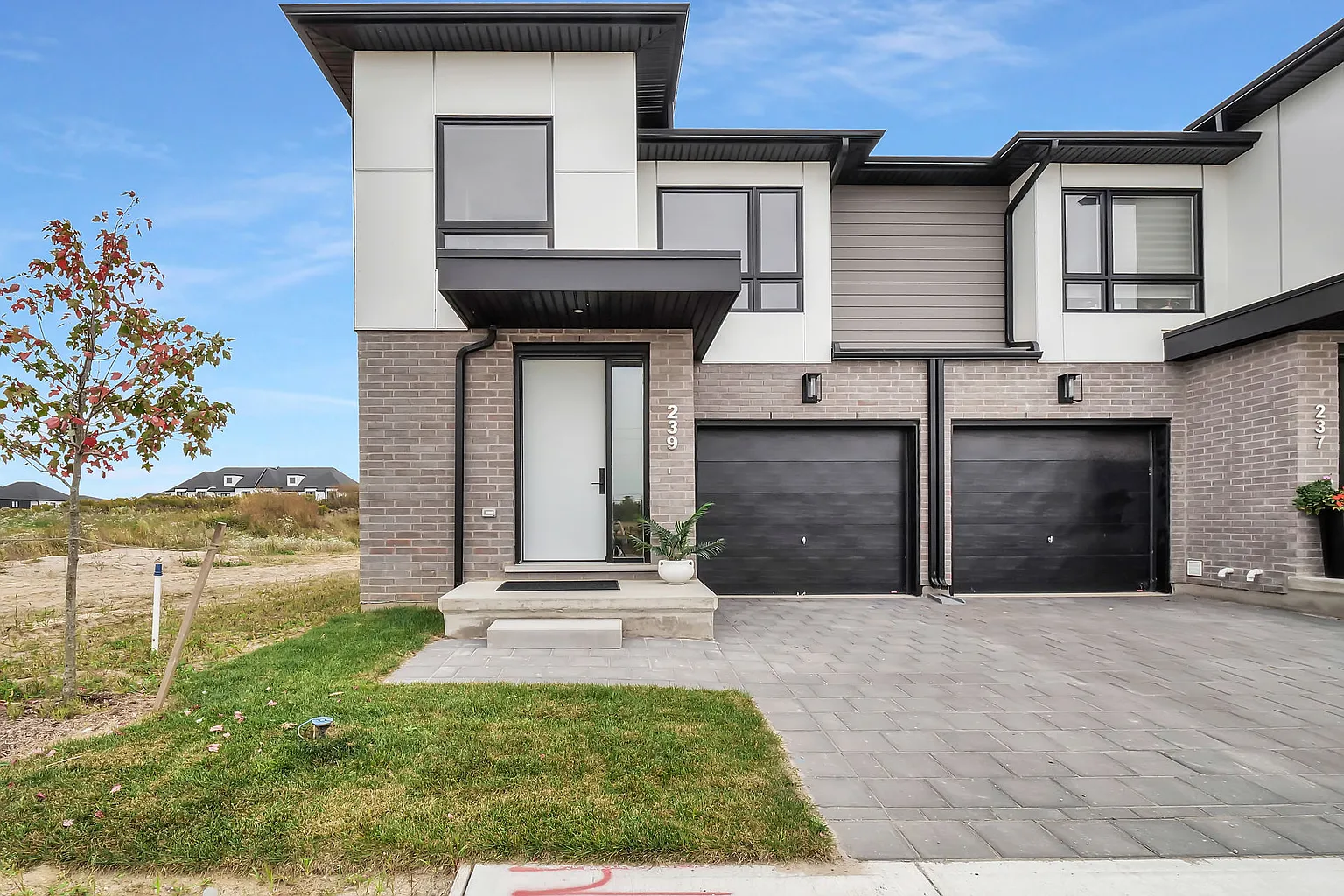 175 Doan Dr photo 1